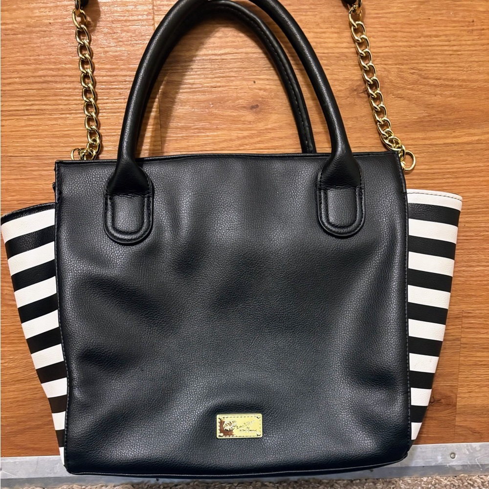 Luv By Betsey Johnson NWOT Cute Cat Face Black/White Striped Sides Satchel - Picture 7 of 10
